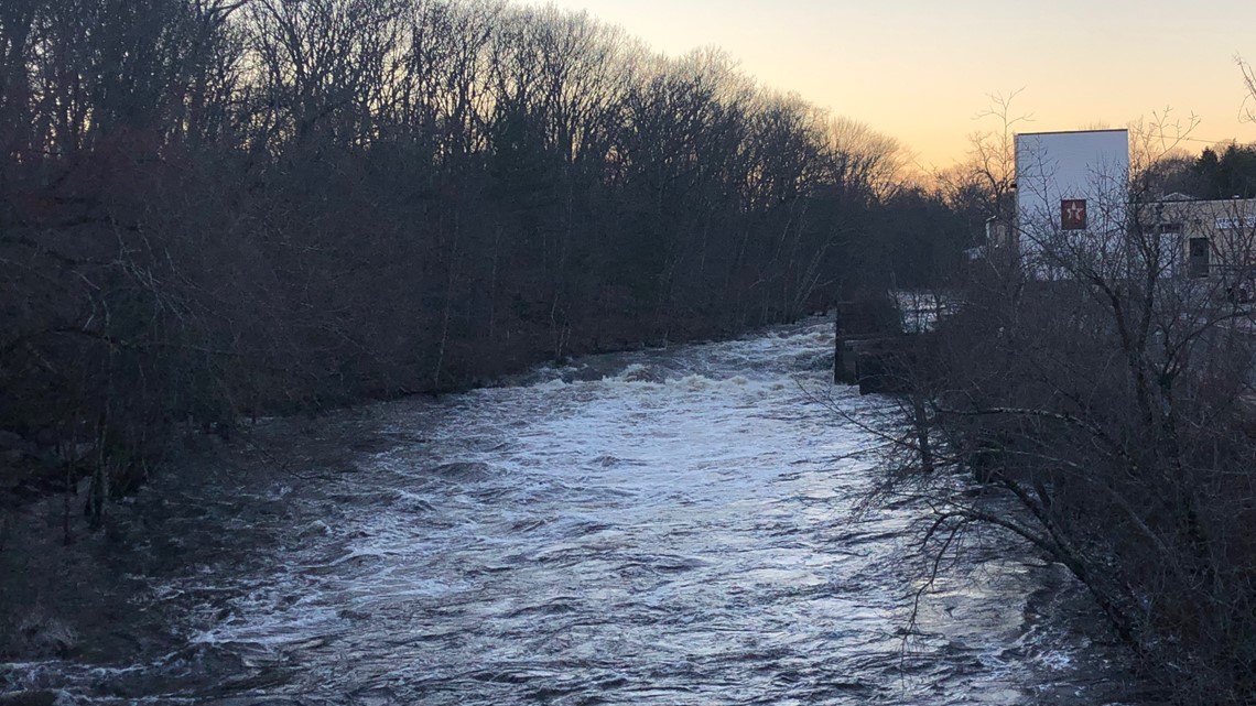 Police: No sign of man reported to have fallen into Willimantic River - Vimarsana News