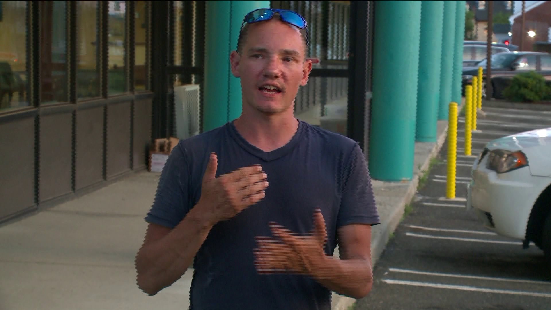 New Jersey man stops in CT along 300 mile fundraiser for woman with MS