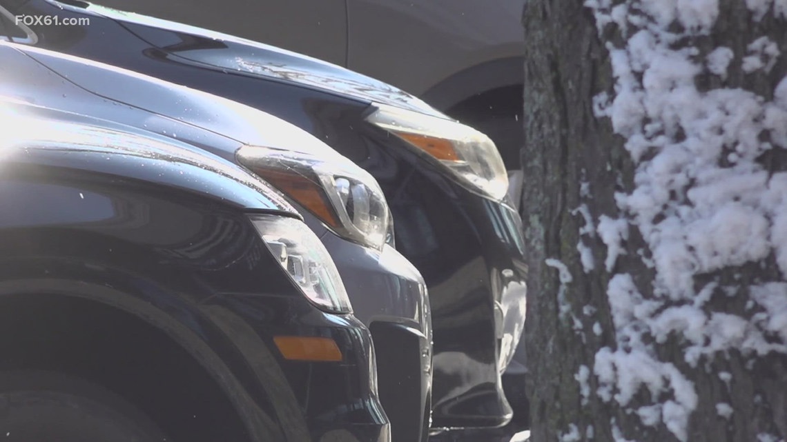 Connecticut drivers risk fines for failing to clear snow, ice from cars