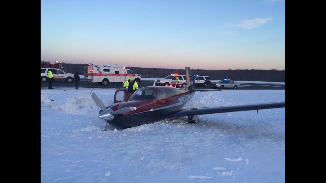 Small plane crash lands at Oxford Airport
