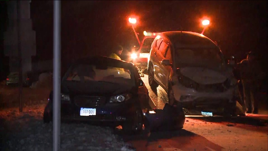 1 dead, 1 injured in Norfolk crash