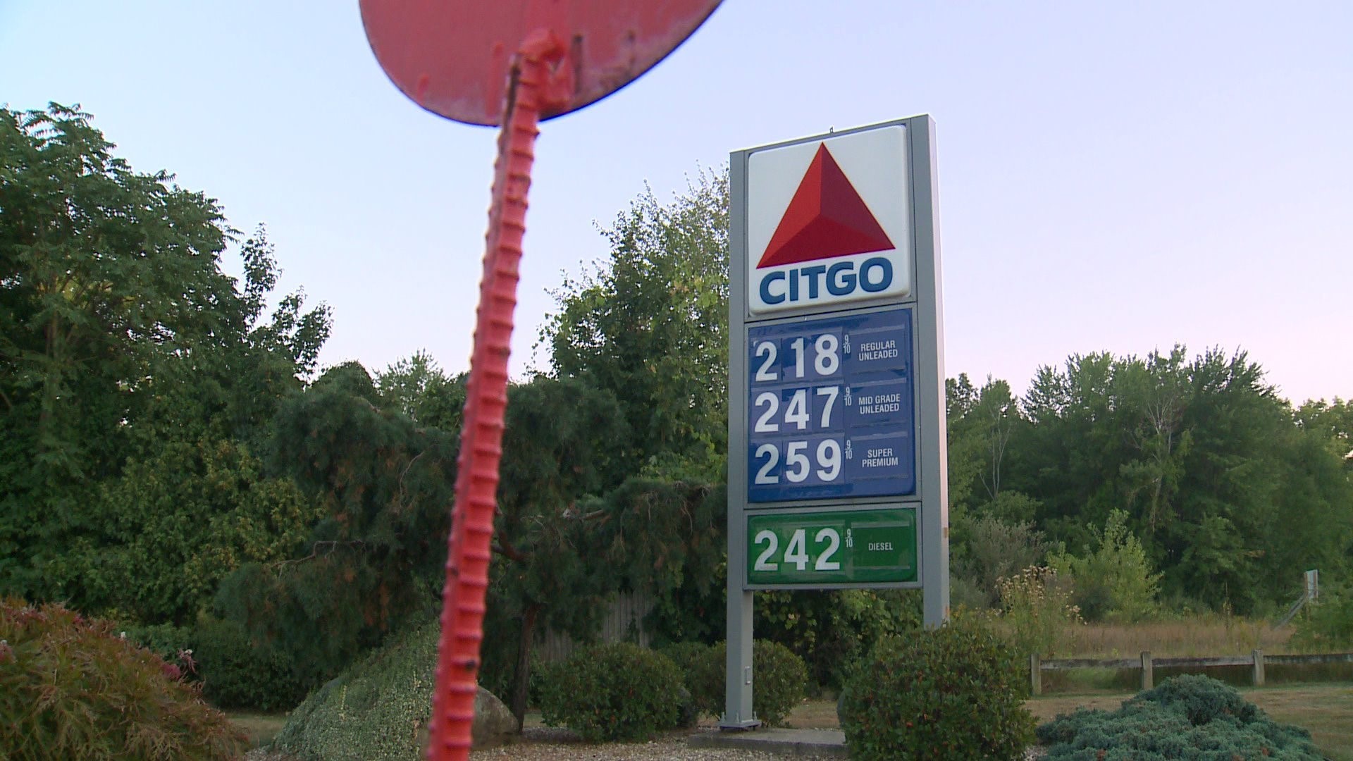 Connecticut ranks in top 10 states for largest yearly gas price drop