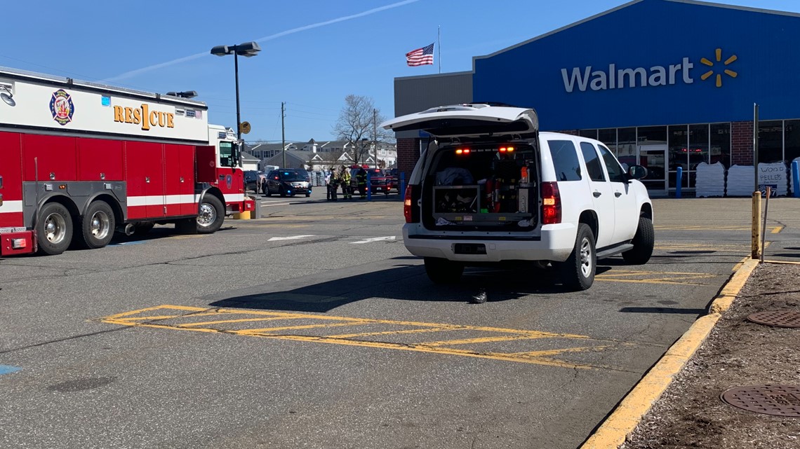 Old Saybrook Walmart evacuated after batteries emitted odor - Vimarsana News