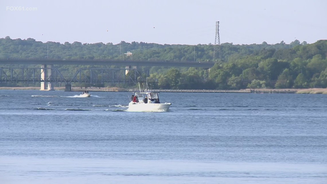Officials urge boating safety for Memorial Day weekend