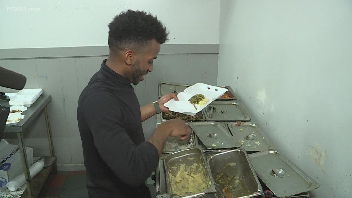 Rockville chef cooks up free Thanksgiving meals for homeless