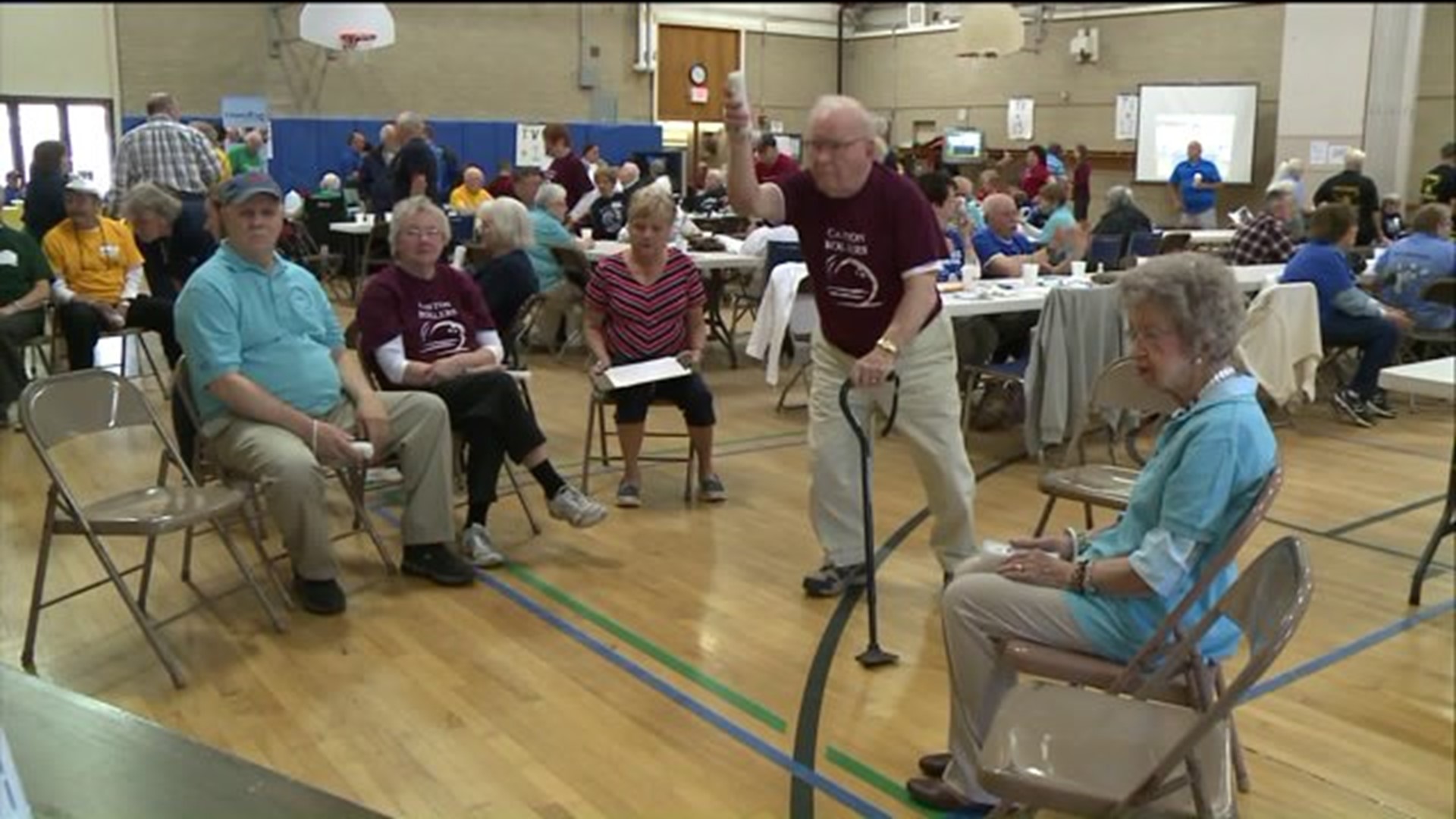 Video games and sports collide in senior citizen Wii bowling league |  