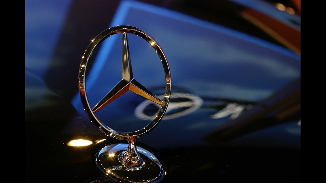 Mercedes recalls 840,000 cars with Takata airbags