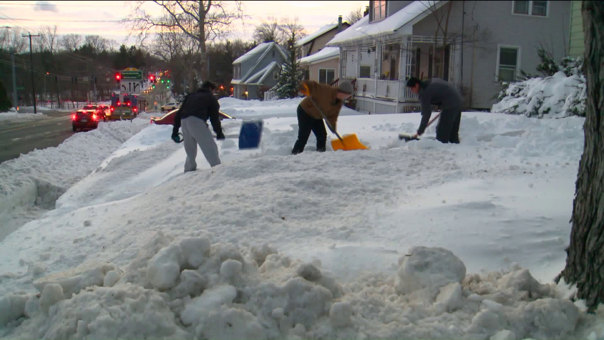West Hartford community lends helping hand to elderly woman stuck in snow