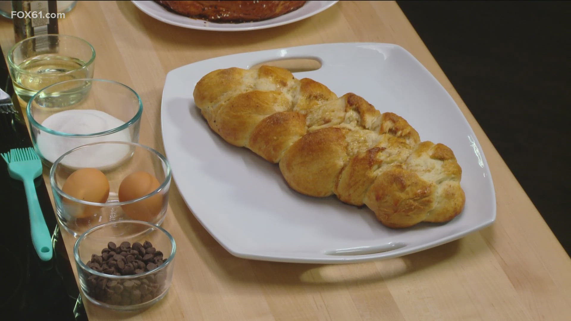 Chapel Haven Judaism Club shows how to make challah bread ahead of Rosh Hashanah.