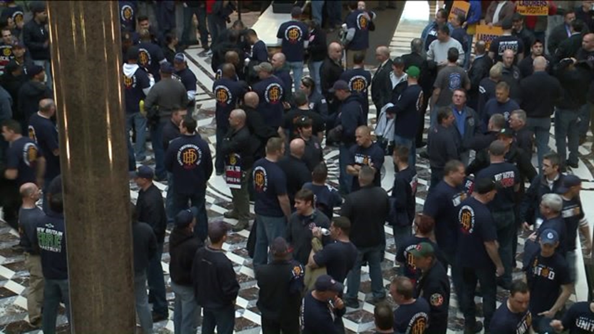 Hartford firefighters gather for hearing about city debt`s impending impact