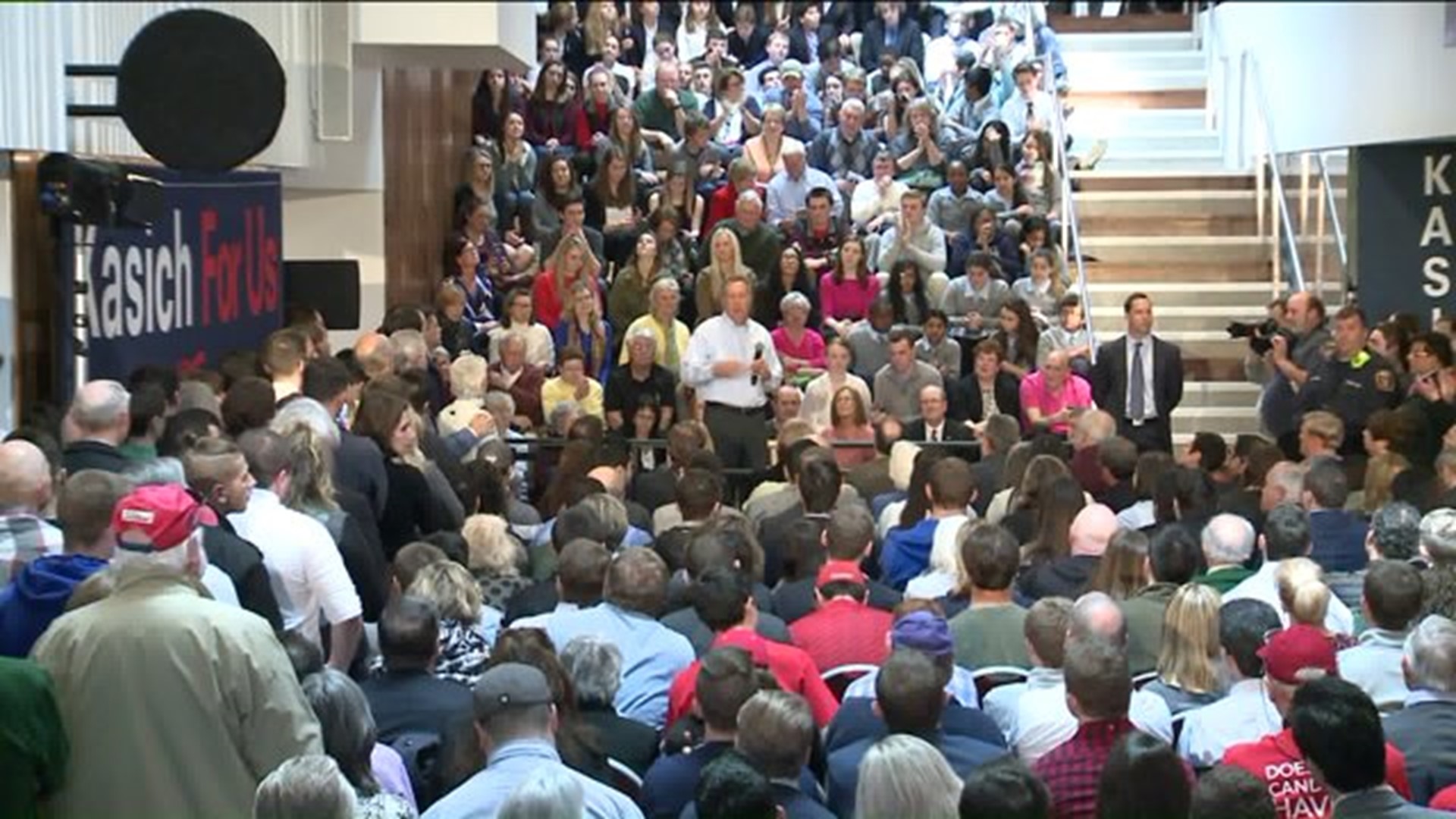Enormous crowd turns out to hear presidential candidate Kasich