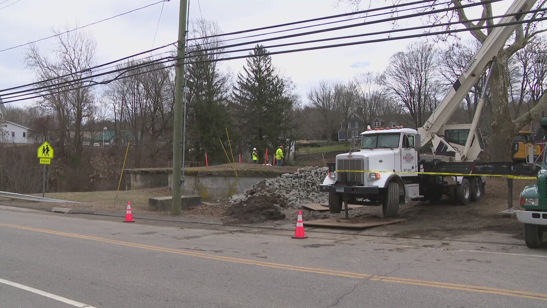 Lake disappears, past reappears at Chilhowee Dam | wbir.com