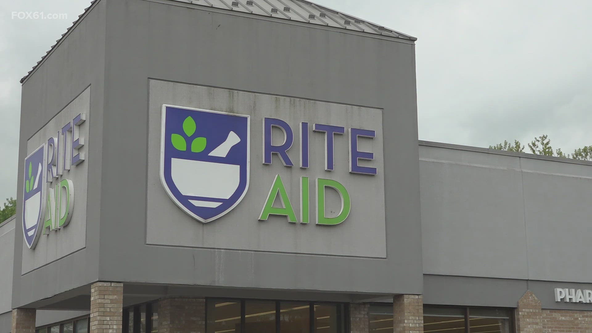 With many of the stores closing at alarming rates, Yale School of Medicine is warning of what they call pharmacy deserts.