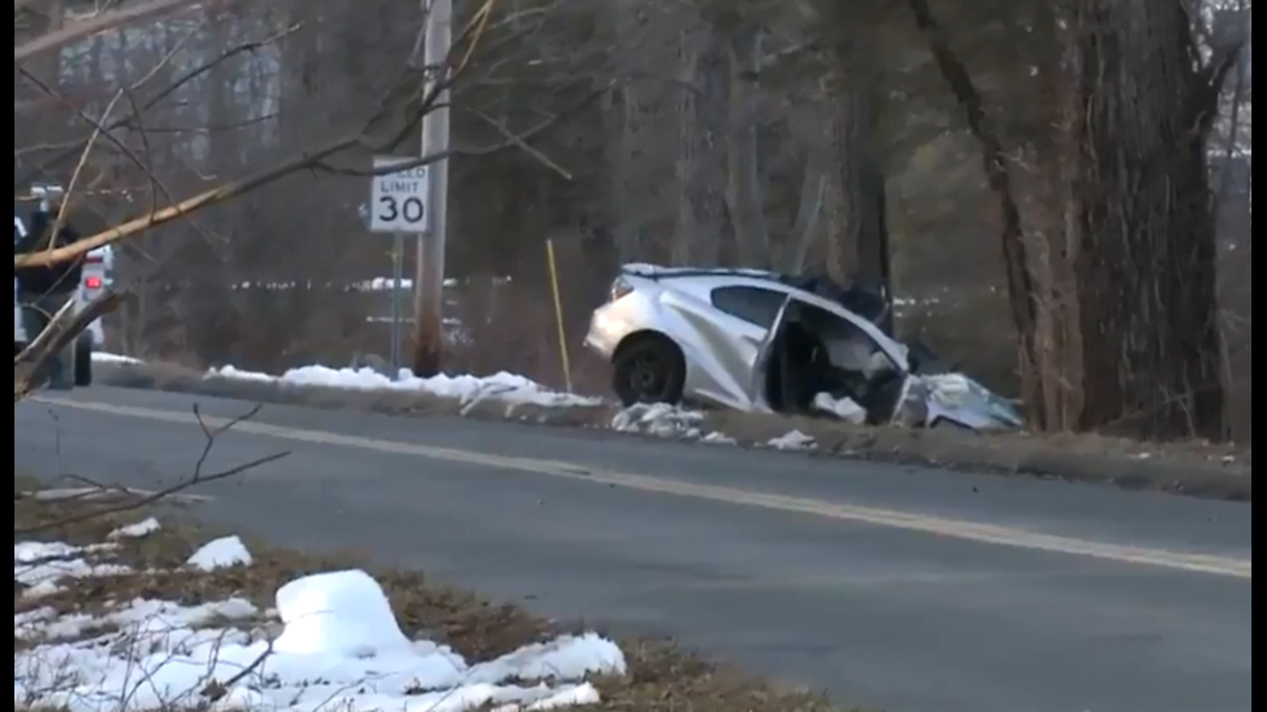 Two Wallingford teens seriously injured after crash