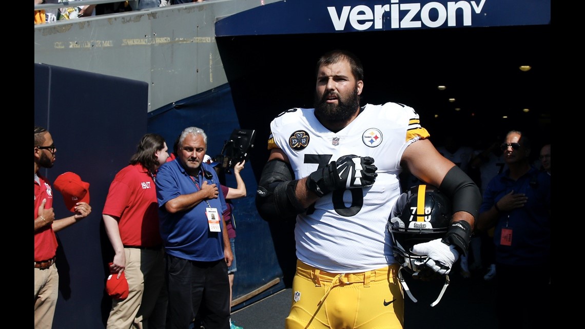 Steelers, Alejandro Villanueva agree to 4-year contract