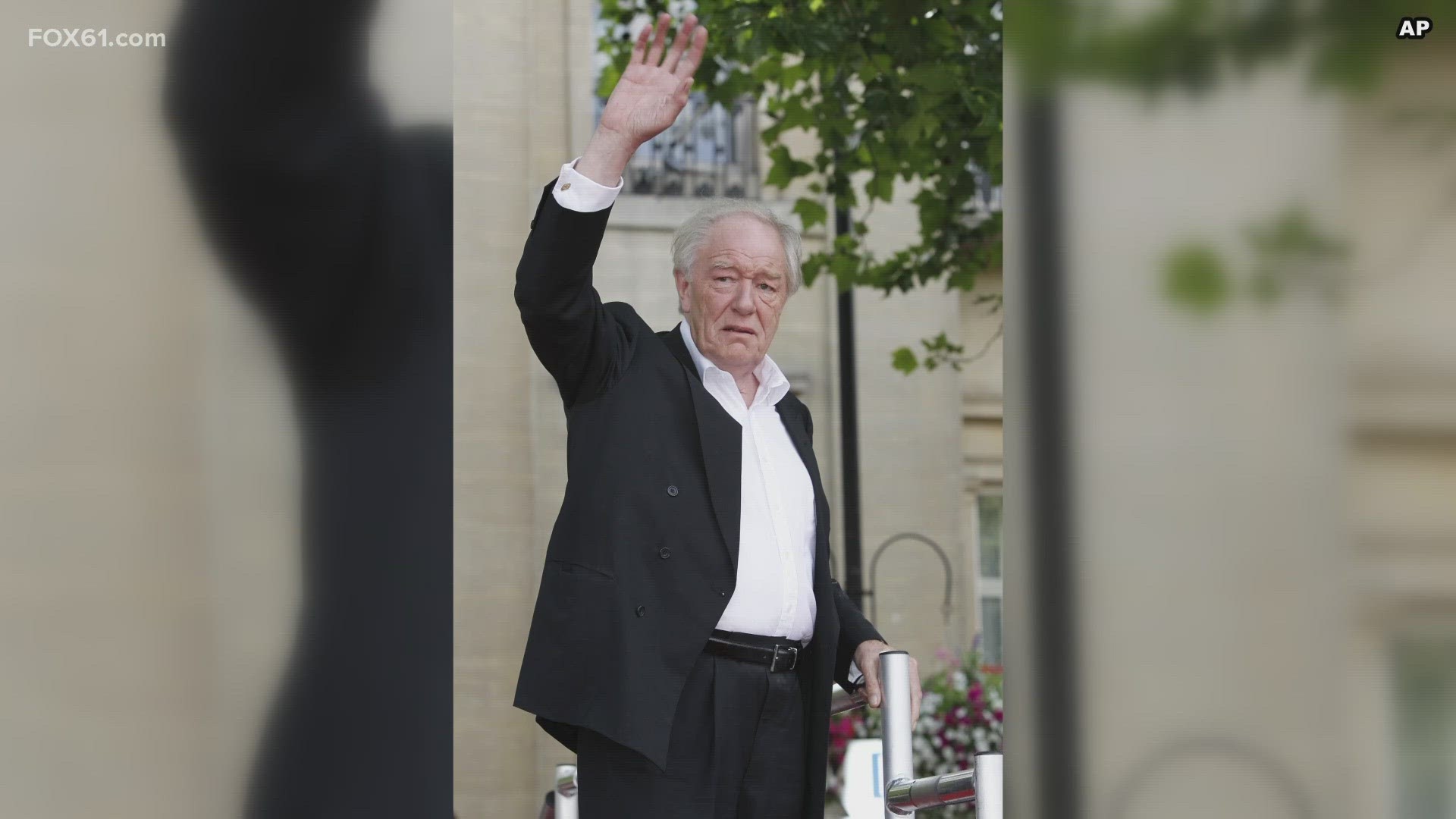 Veteran actor Michael Gambon, who was known to many for his portrayal of Hogwarts headmaster Albus Dumbledore in six of the eight “Harry Potter” films, has died.