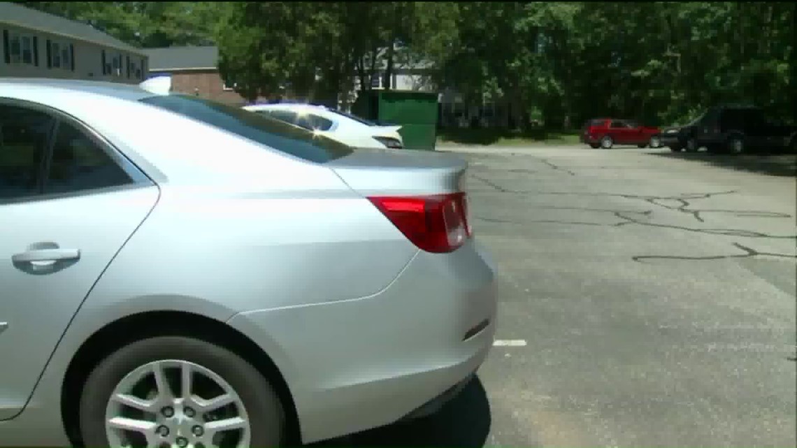 Ledyard police asking public to lock car doors following recent break