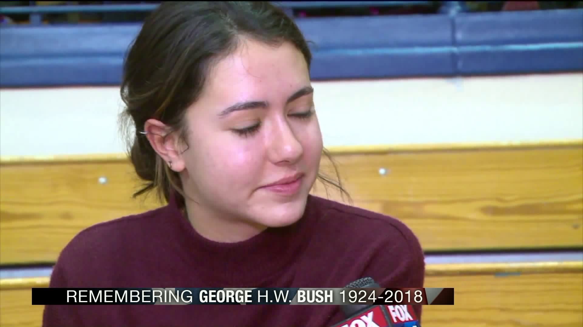 Moment of silence held at Yale basketball game for alumni George H.W. Bush