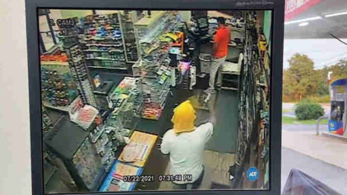 Wolcott Police Search For Armed Convenience Store Robbery Suspect – NBC  Connecticut