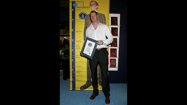 7-foot-7 ‘Game of Thrones’ actor Neil Fingleton dies at 36 | fox61.com