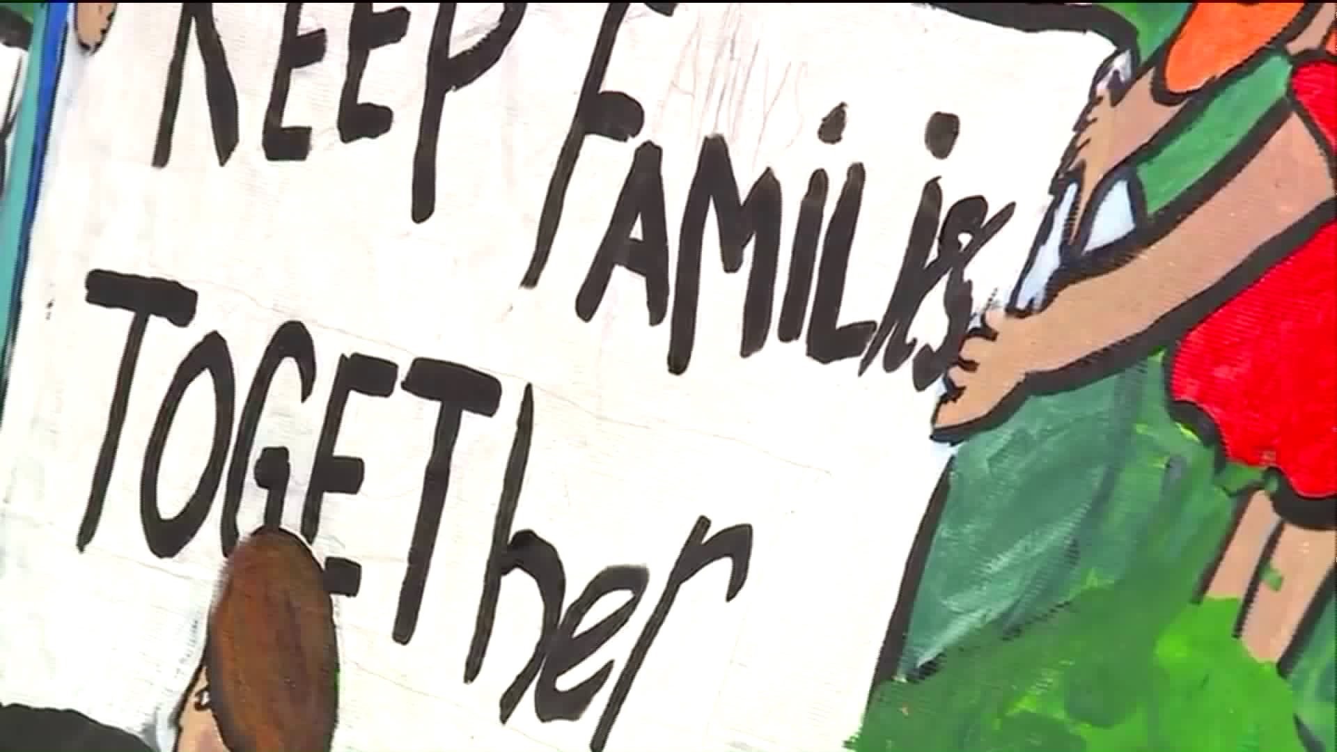 Hundreds turn out in support of mother facing deportation