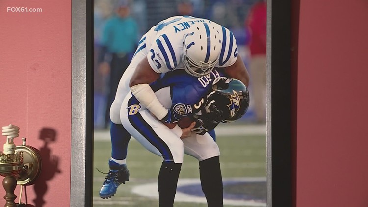 Dwight Freeney elected to Pro Football Hall of Fame | fox61.com