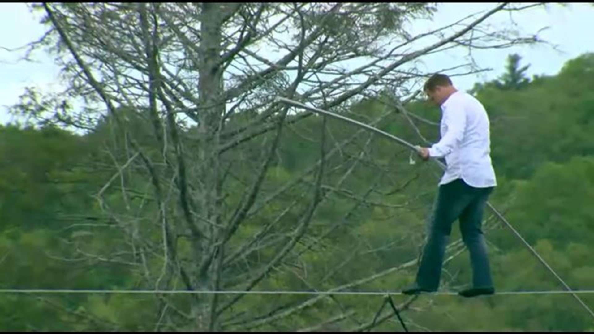 Watch: Nik Wallenda walks tight wire at Foxwoods to celebrate opening of  outlet mall 