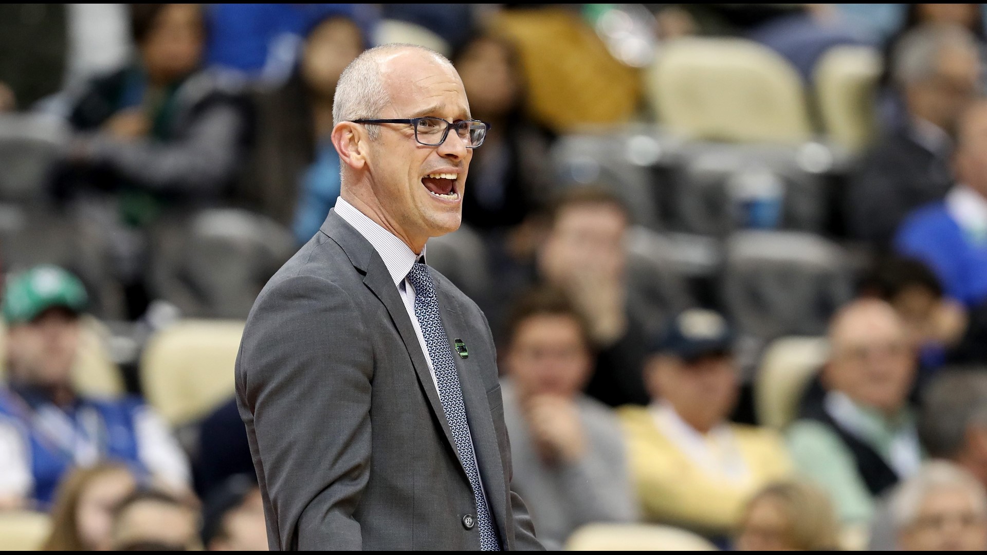 Coach Hurley to host basketball camp this summer | fox61.com