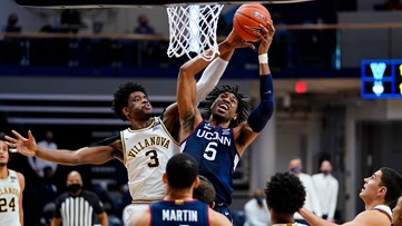 Gillespie, Robinson-Earl lead No. 10 Villanova past UConn