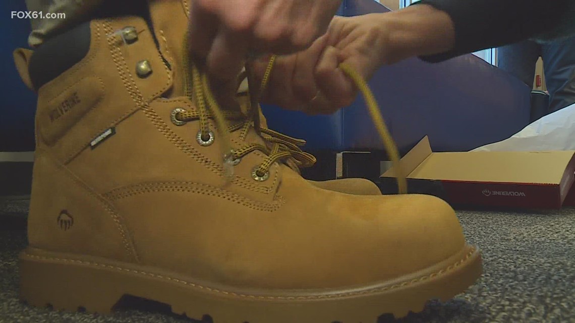 Hartford homeless population given boots, socks for winter - Vimarsana News