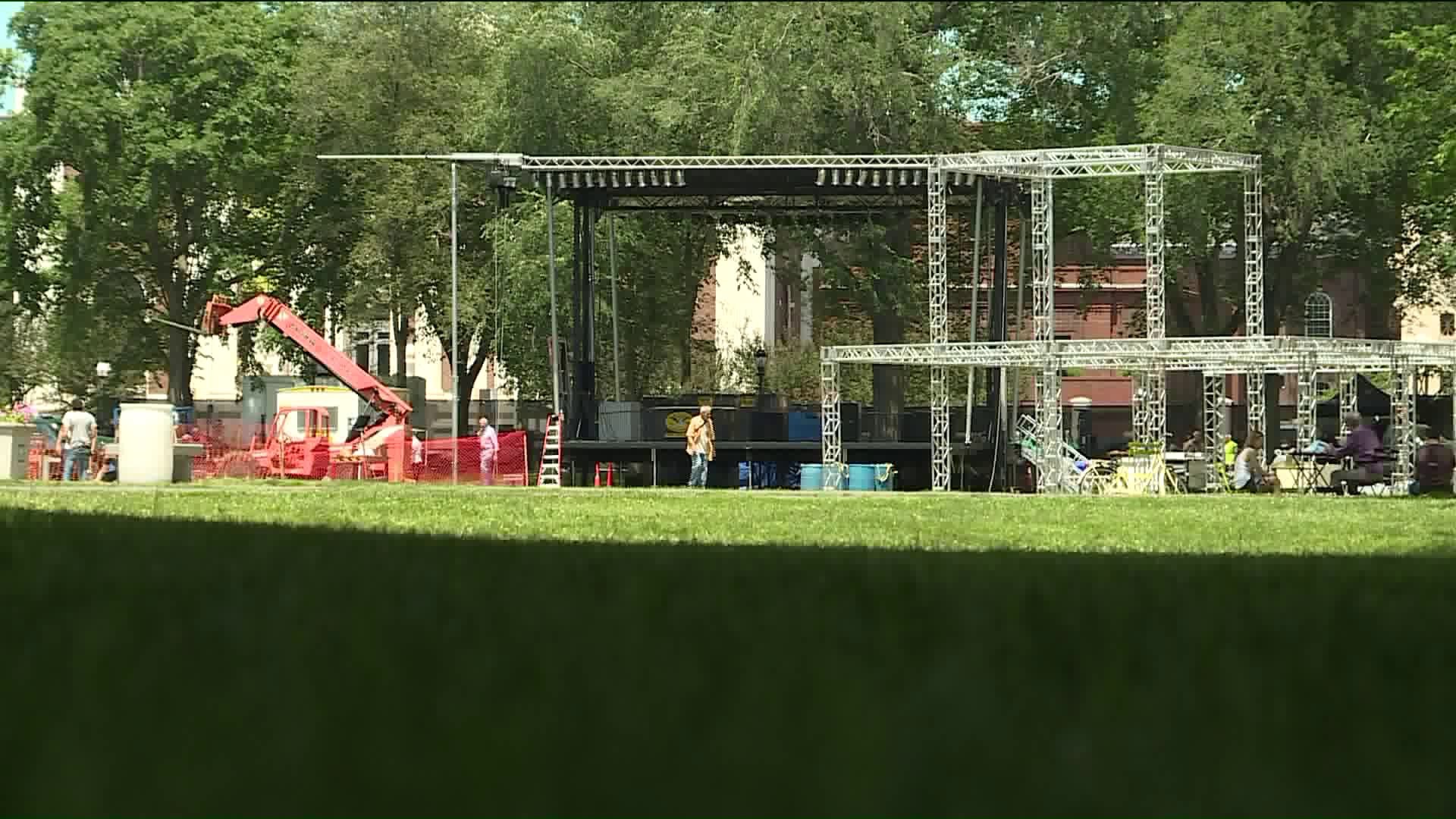New stage being built on the New Haven Green