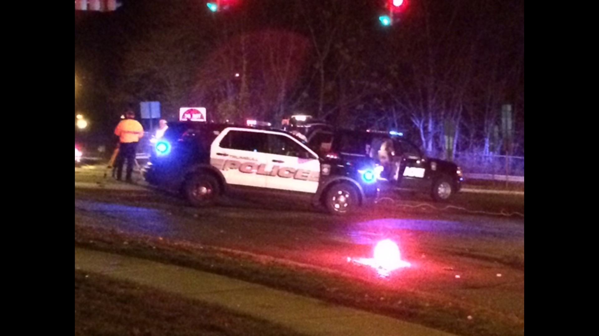 Two officers and a suspect injured after chase, crash in Trumbull