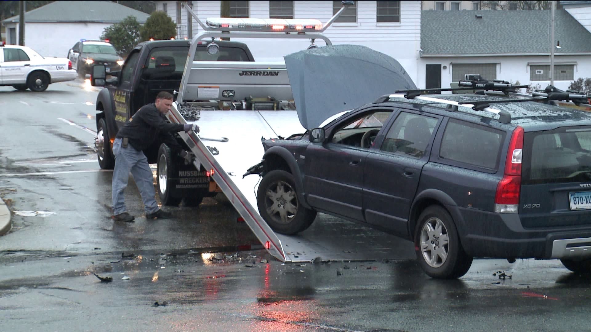 Woman charged with DUI after serious crash in Willimantic