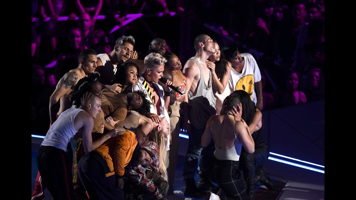 Mtv Video Music Awards 2017 A Recap Fox61 Com