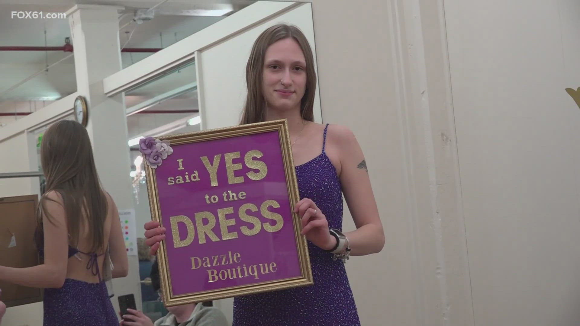 After a high school senior had her prom dress stolen by a porch pirate in Terryville, the community has come together to show its support for the student. 