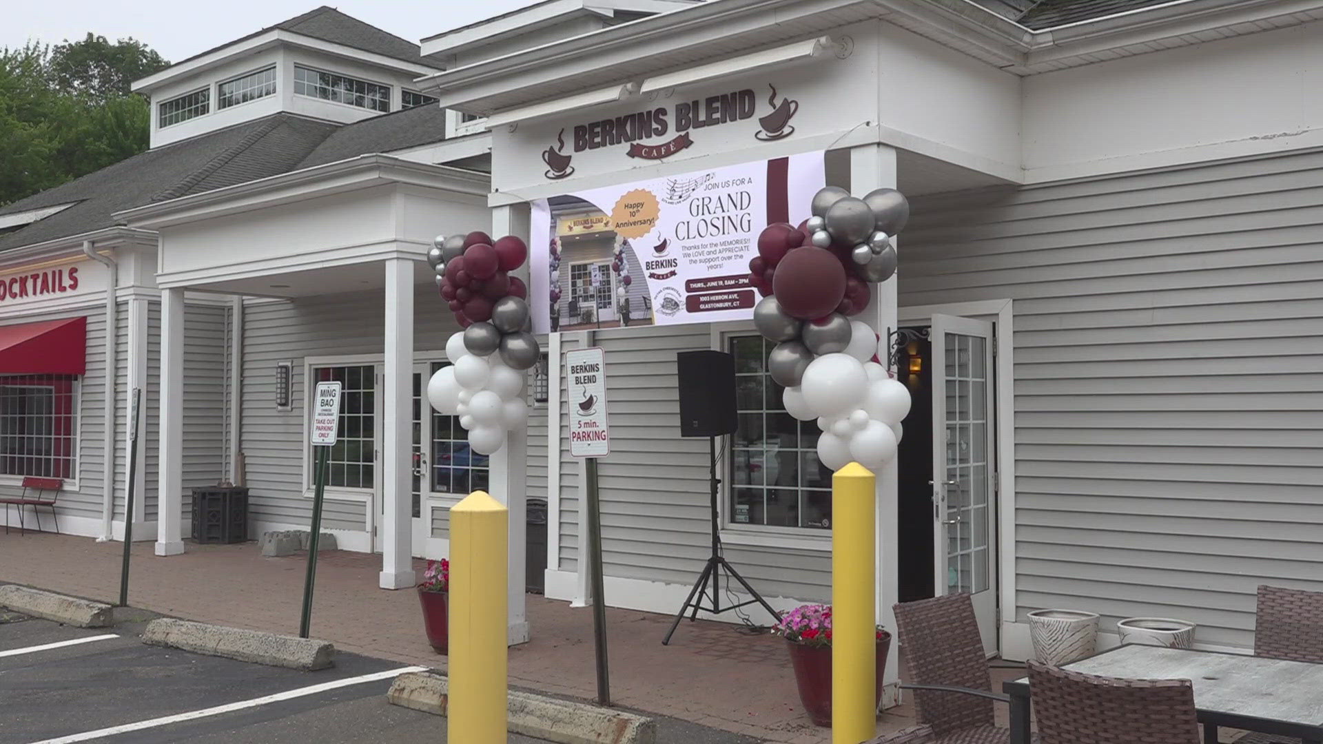 The owners said their final goodbyes to the community with a farewell celebration Thursday.