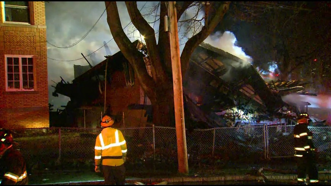 House collapses in overnight fire in Hartford