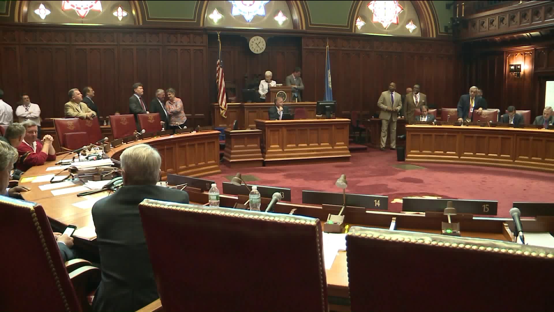 Senate voting on State employee agreement