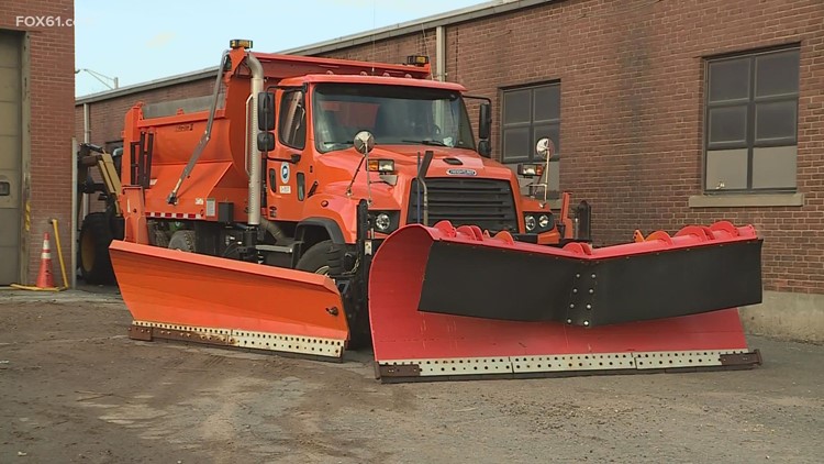 CT DOT, local municipalities ready to clear roads during Friday snowstorm