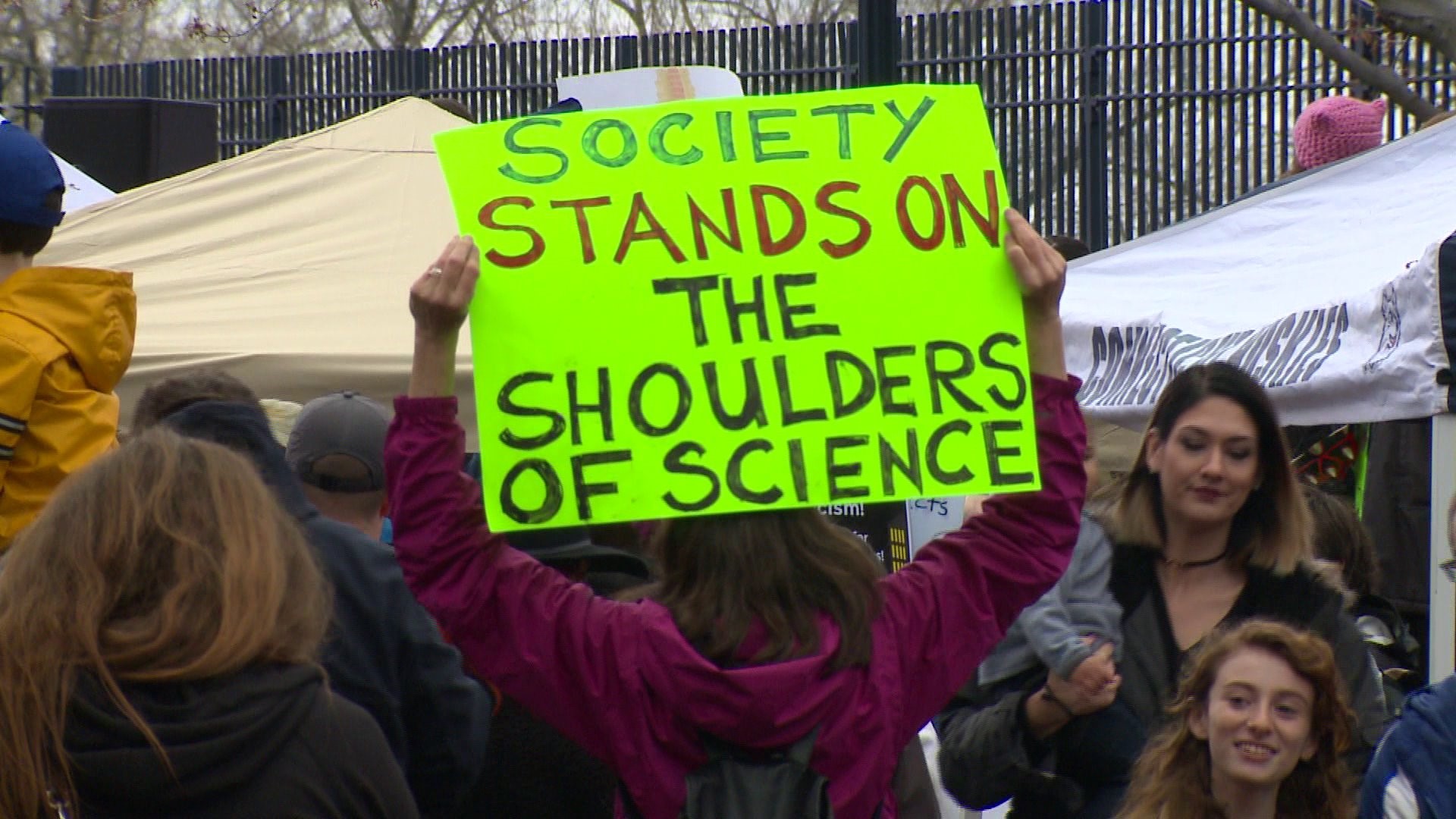 March for Science rally draws large crowd in Hartford