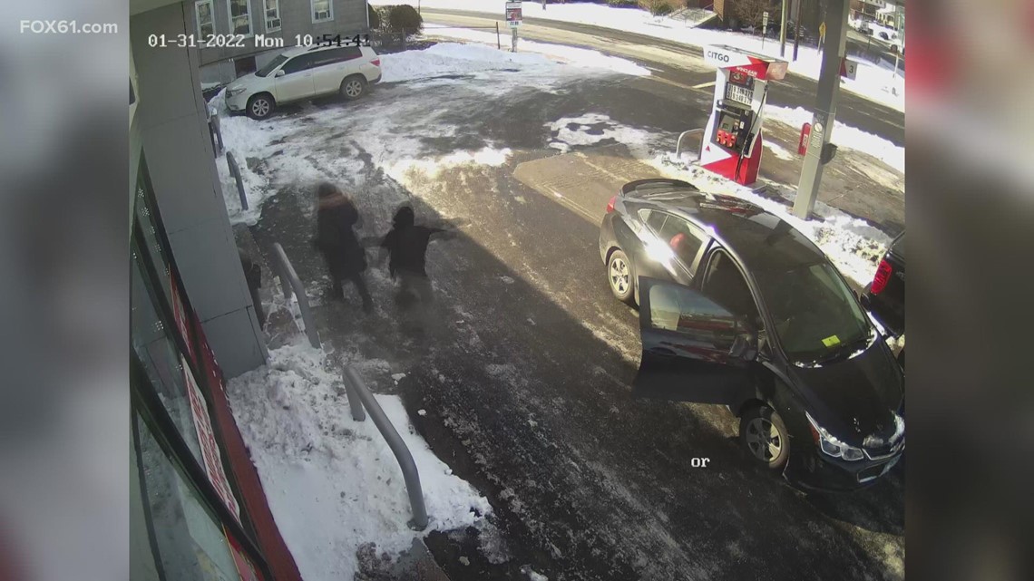 Brazen purse snatching theft at Meriden gas station caught on camera, 4