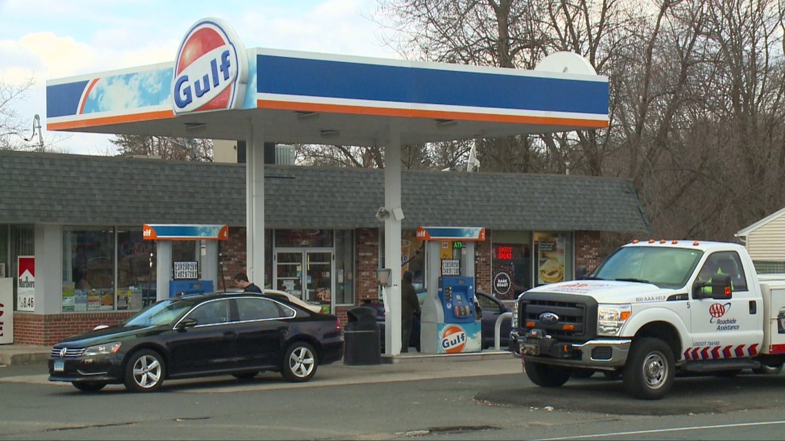 Woman robbed at gunpoint outside Plainville gas station