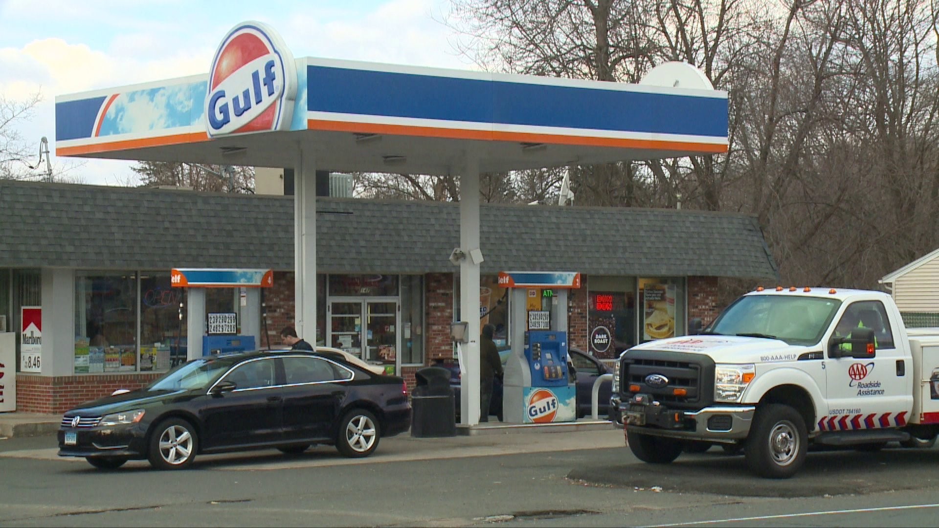 Woman robbed at gunpoint outside Plainville gas station
