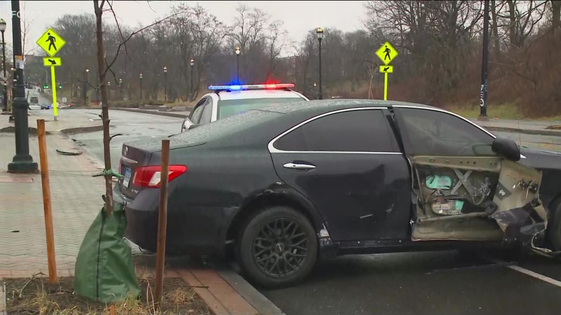 Many cars 'plowed through' as suspect flees police chase in Conn ...