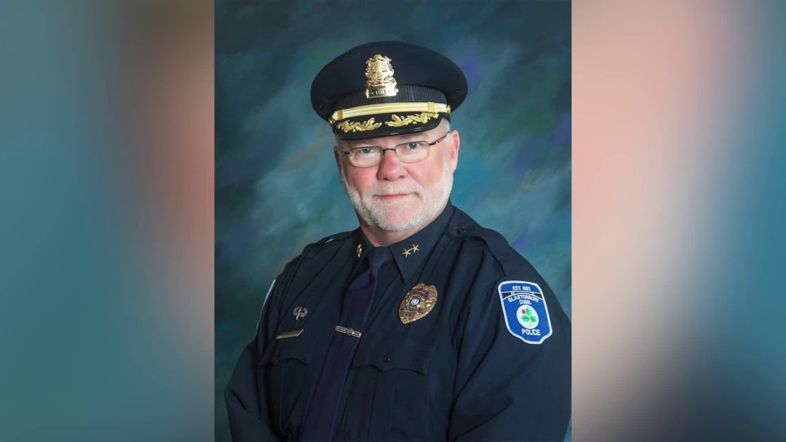 Glastonbury police chief to retire over nude women photos | fox61.com