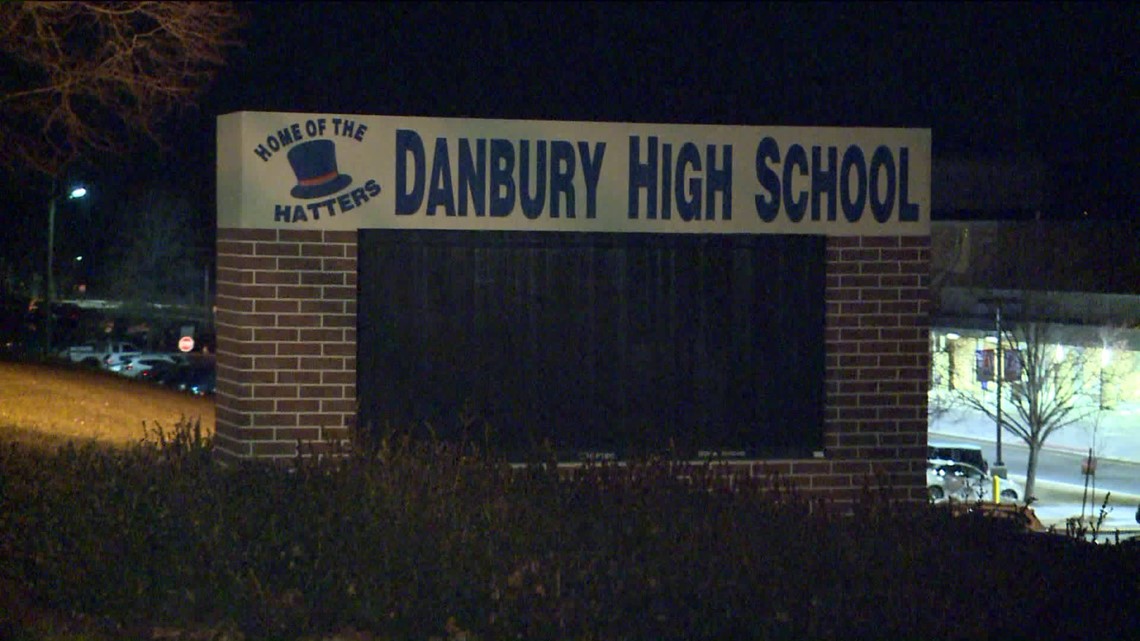 15-Year-Old Shot at Danbury Fair Mall Is in Stable Condition – NBC