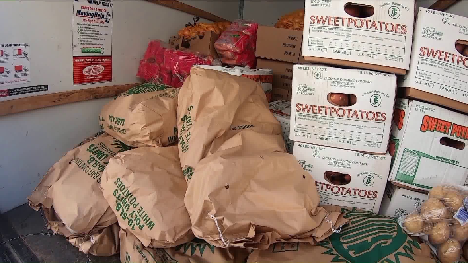 18,000 turkeys distributed to local food pantries