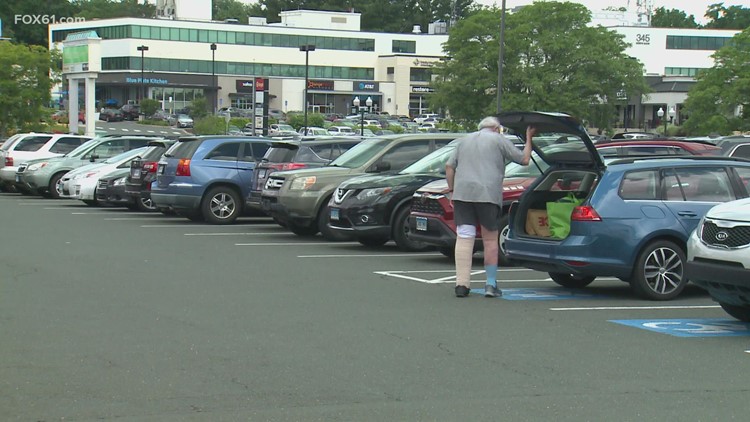 West Hartford police warn shoppers about distraction thefts
