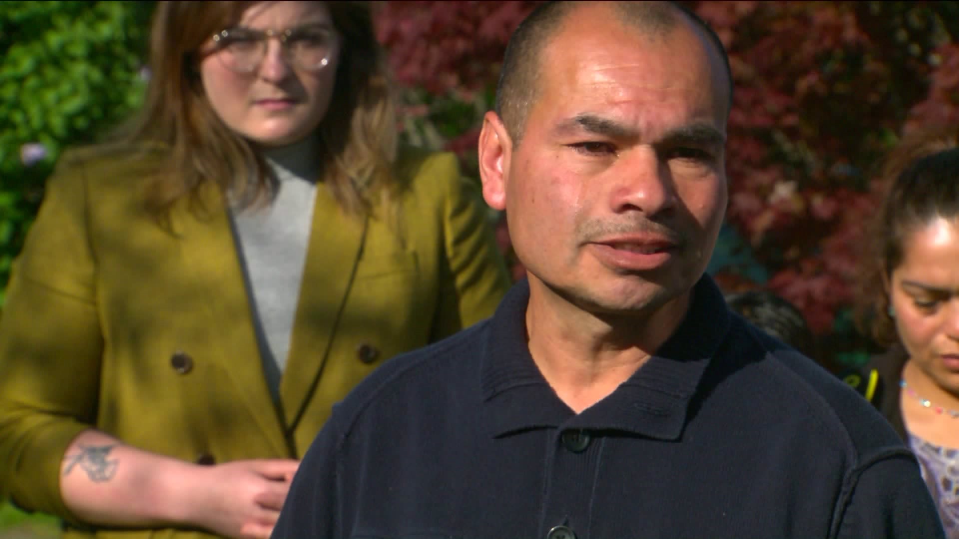 Derby father scheduled to be deported, granted 30 day stay