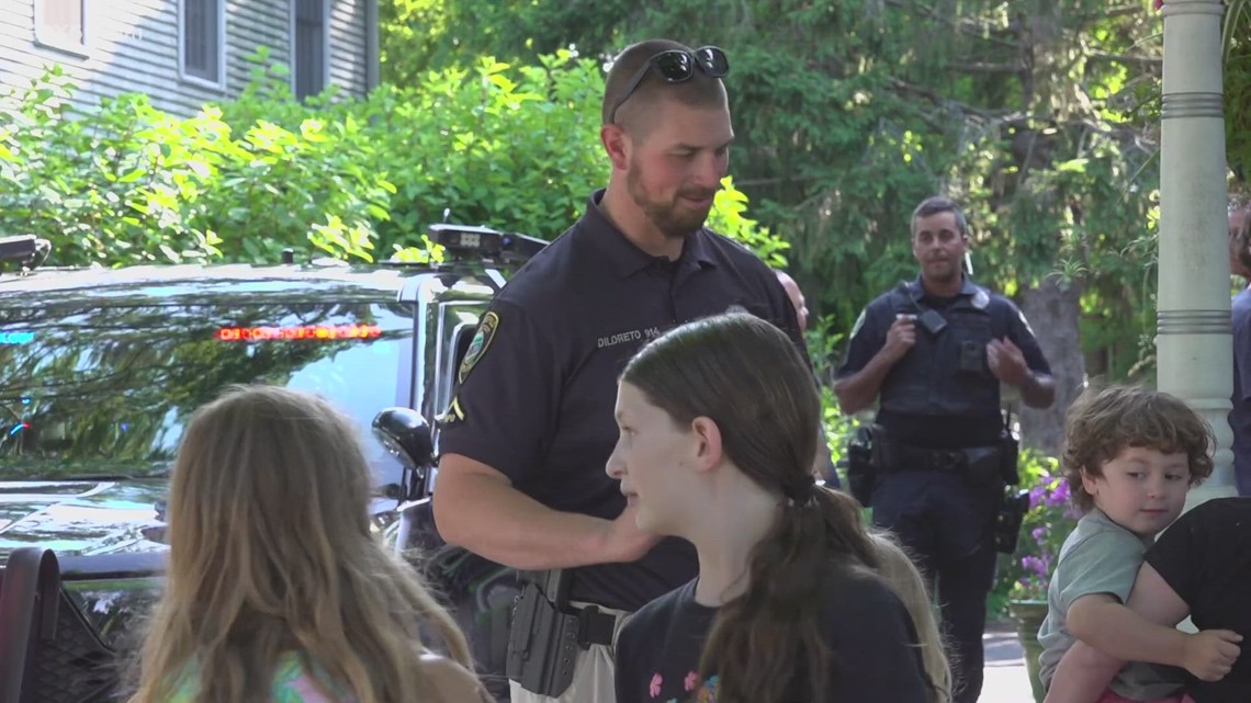 Wethersfield Police host a 'Cone with a Cop' event - Vimarsana News